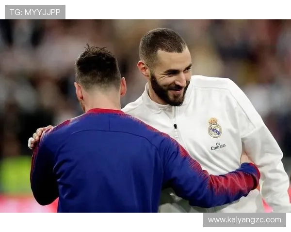 本泽马与梅西金球之争:数据与荣誉对比下的历史定位差距在哪? 本泽马与梅西金球之争:数据与荣誉对比下的历史定位差距在哪?