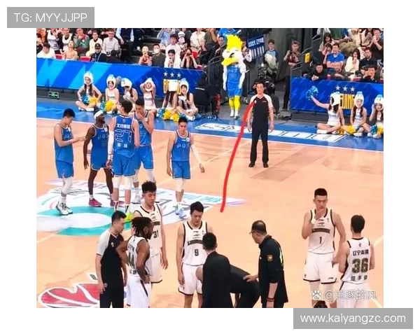 篮球裁判为什么吹罚推人犯规？常见犯规动作解析